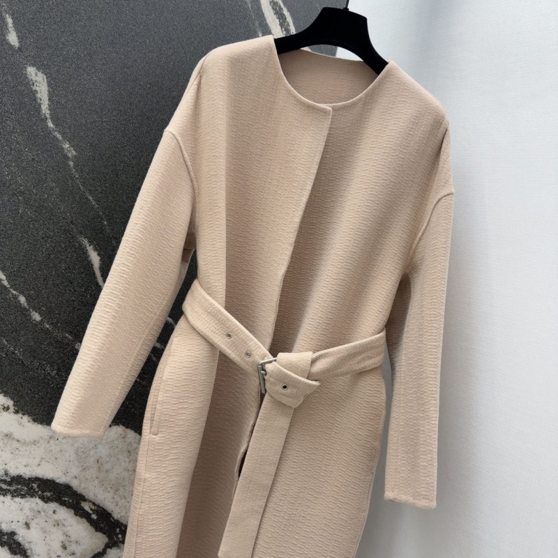 chr1st1an D10r outwear